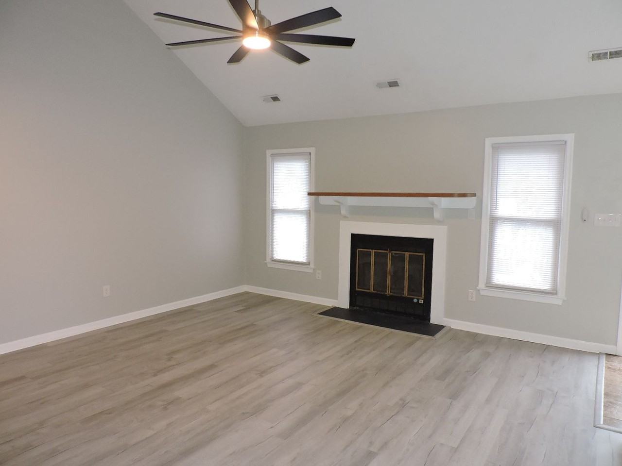 7666 The Points Pl - Photo 3 of 17