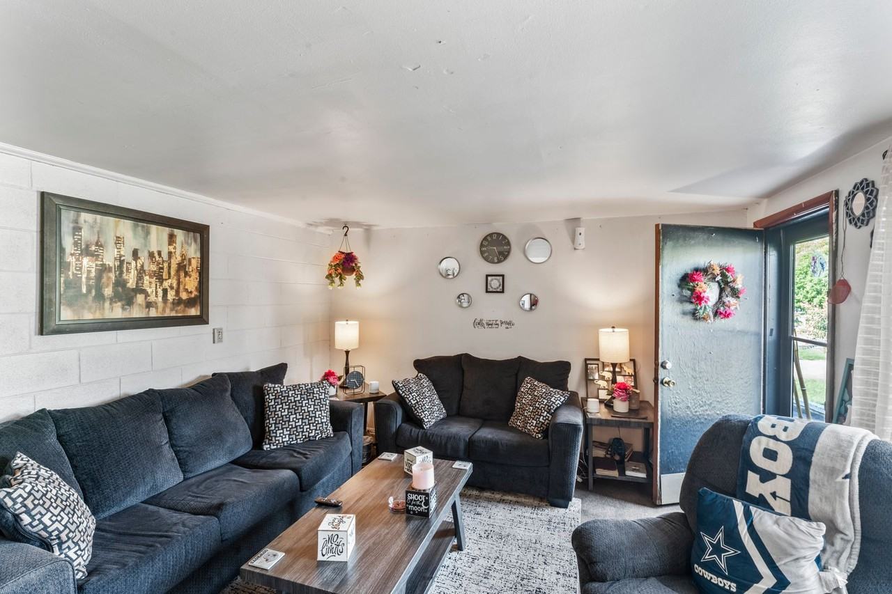 2114 Washington Ave - Photo 3 of 13