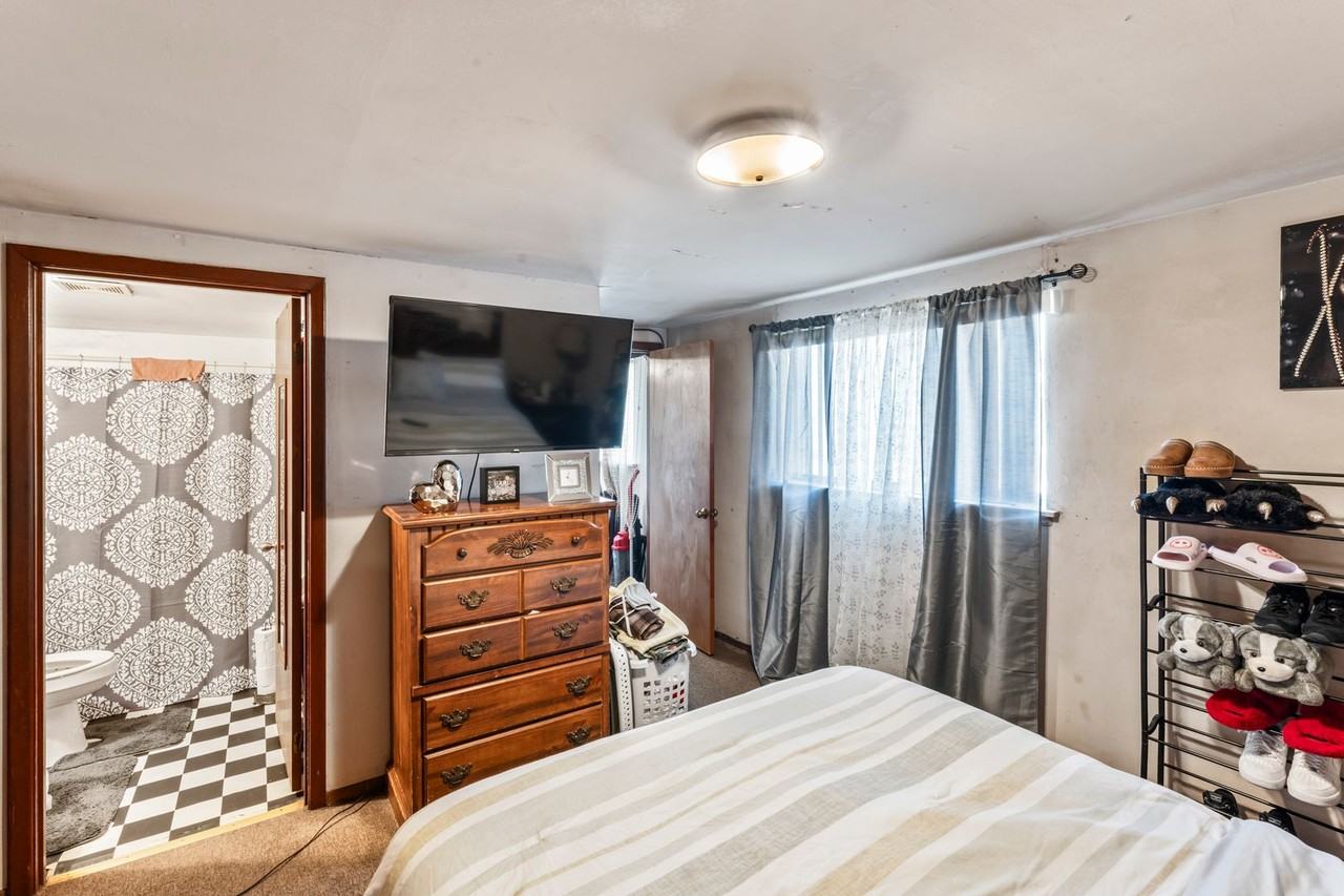 2114 Washington Ave - Photo 5 of 13