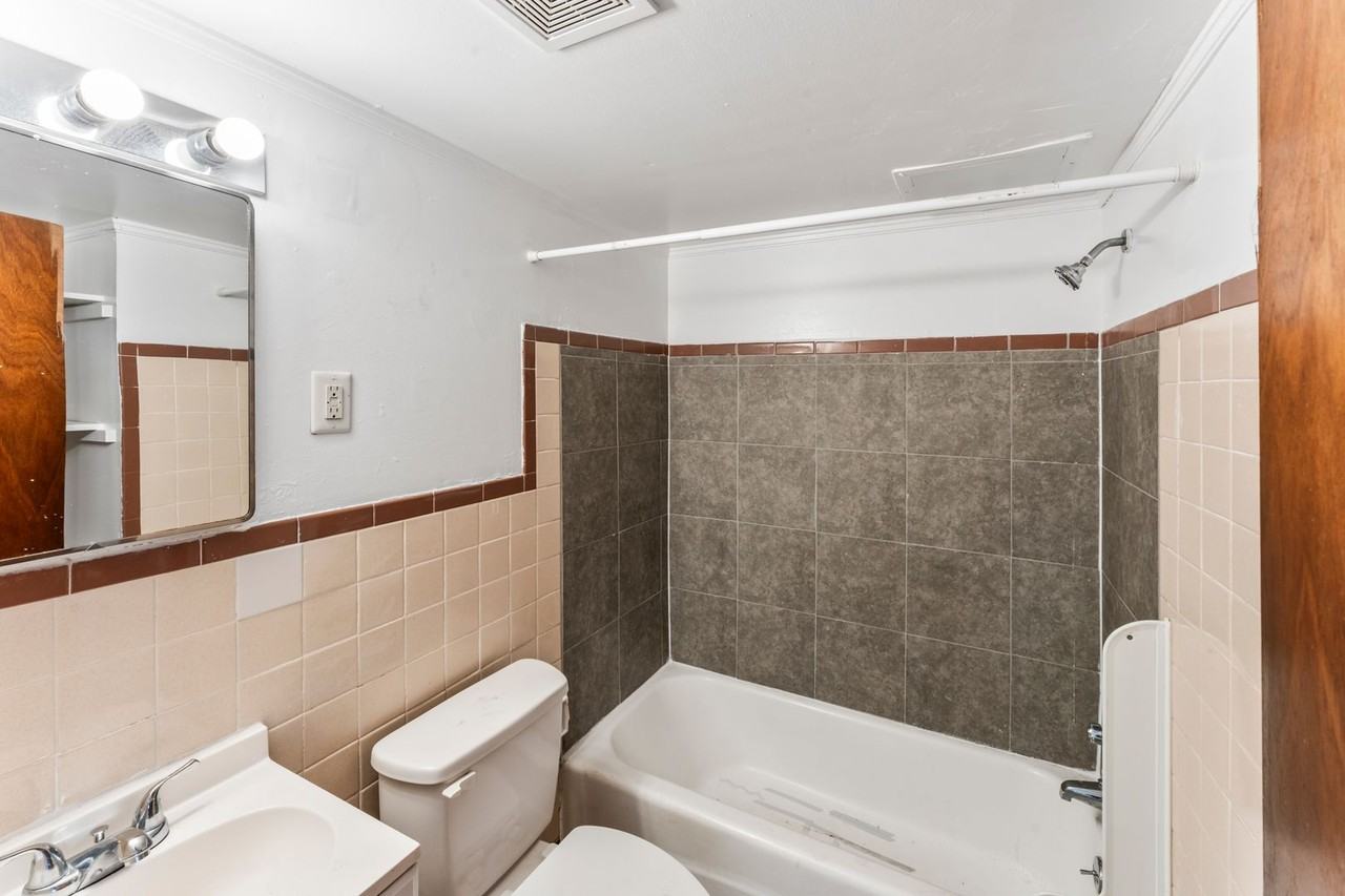 2114 Washington Ave - Photo 7 of 13