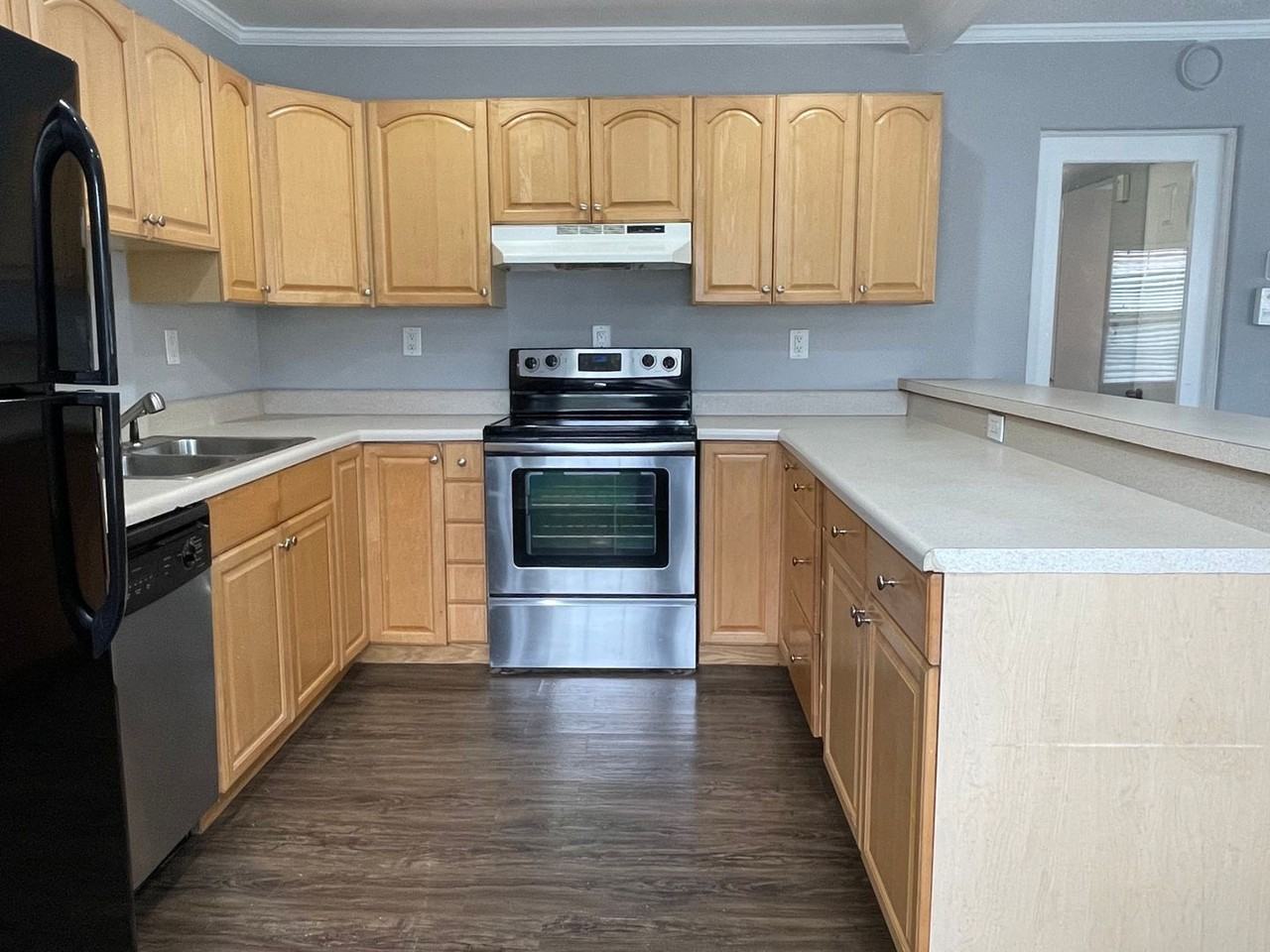 910 S Mills Ave - Photo 6 of 25