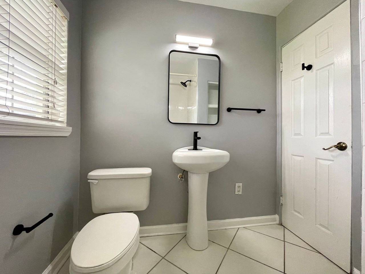 910 S Mills Ave - Photo 7 of 25