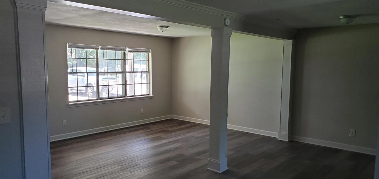 1607 Harding Ave - Photo 2 of 10