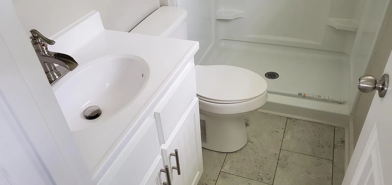 1607 Harding Ave - Photo 4 of 10