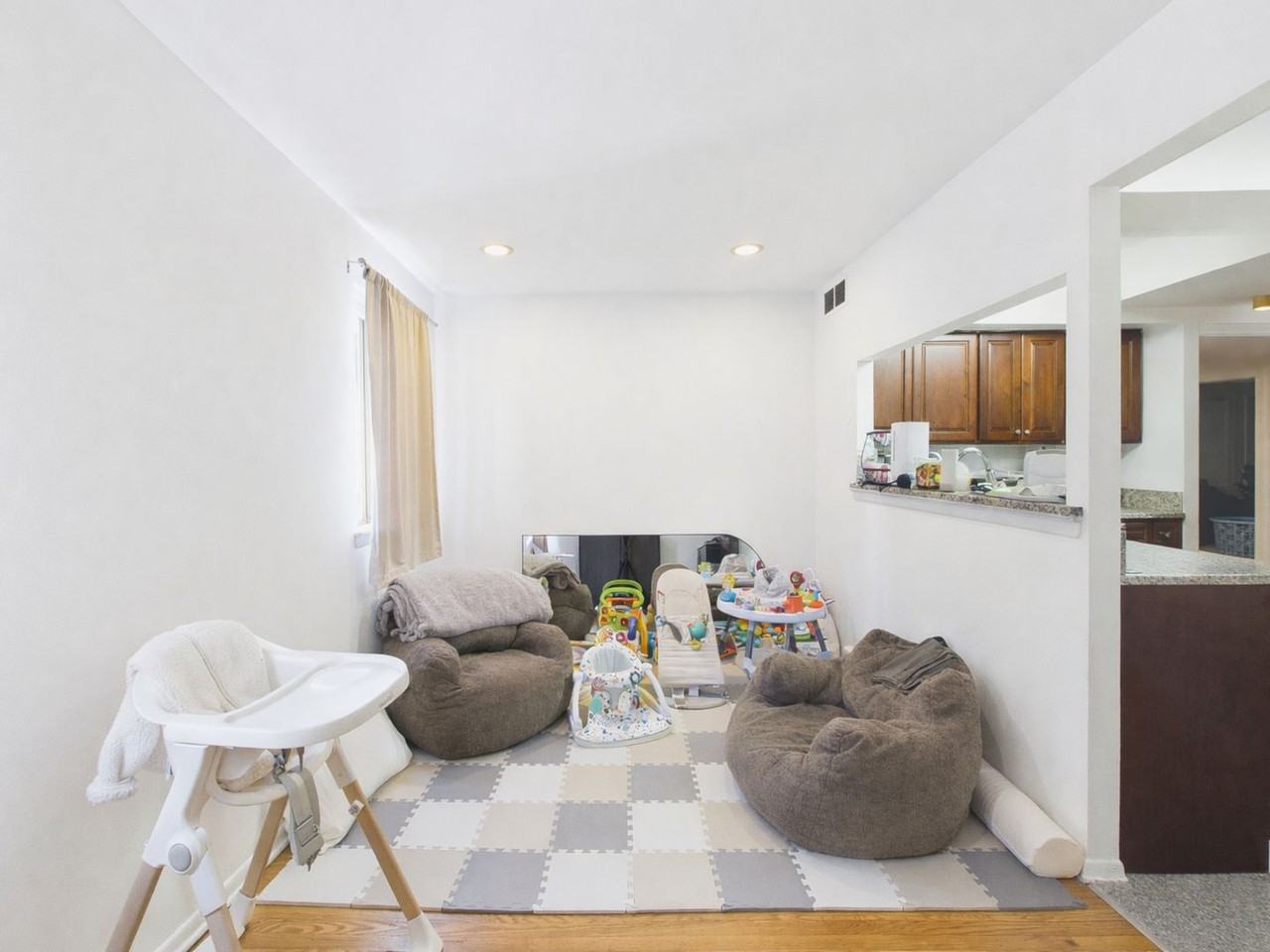 514 Randolph Ct #D - Photo 5 of 35