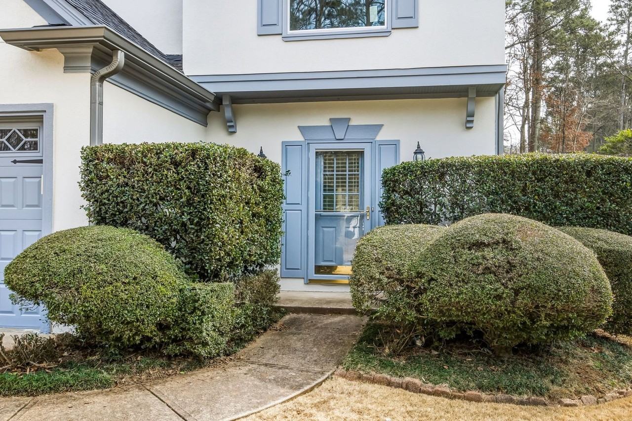 10155 Barston Ct - Photo 3 of 33