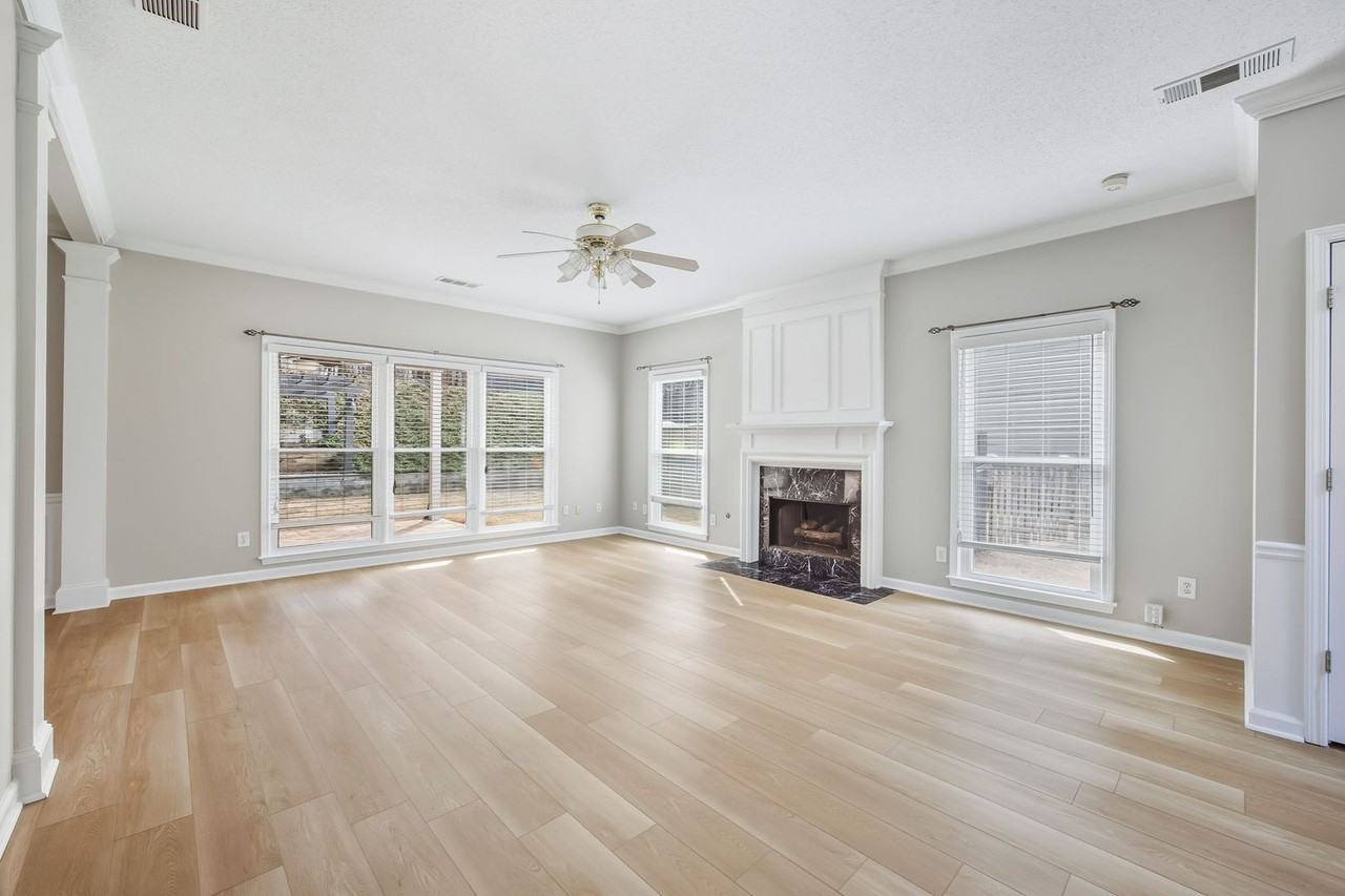 10155 Barston Ct - Photo 7 of 33