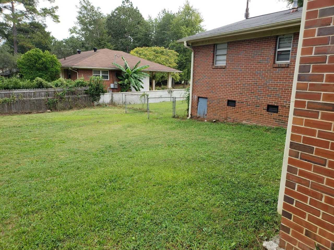 1905 28th St - Photo 2 of 15