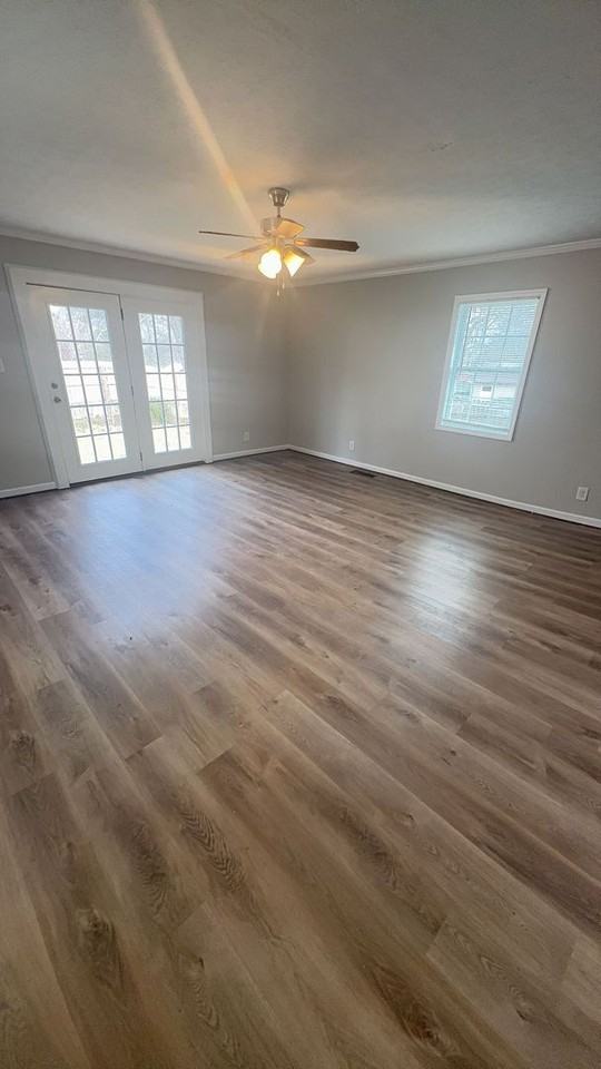 1905 28th St - Photo 5 of 15