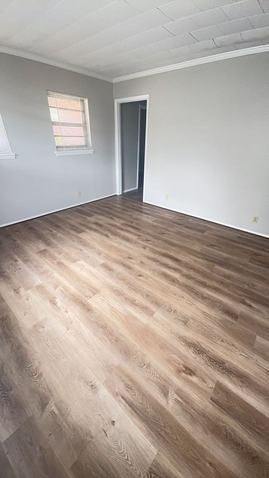 1905 28th St - Photo 6 of 15