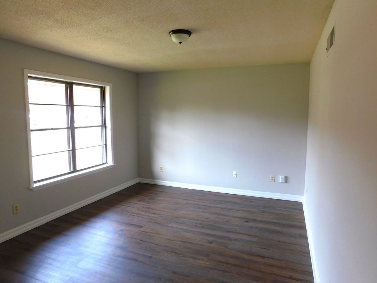 7858 Cherry Valley Blvd - Photo 5 of 20