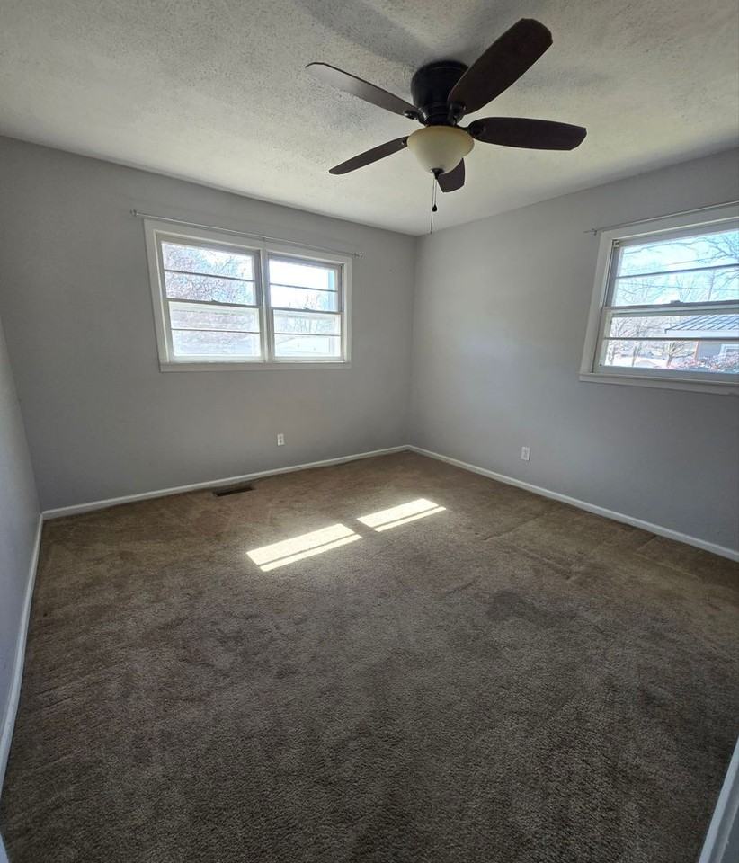 99 Woodard Ave - Photo 7 of 11