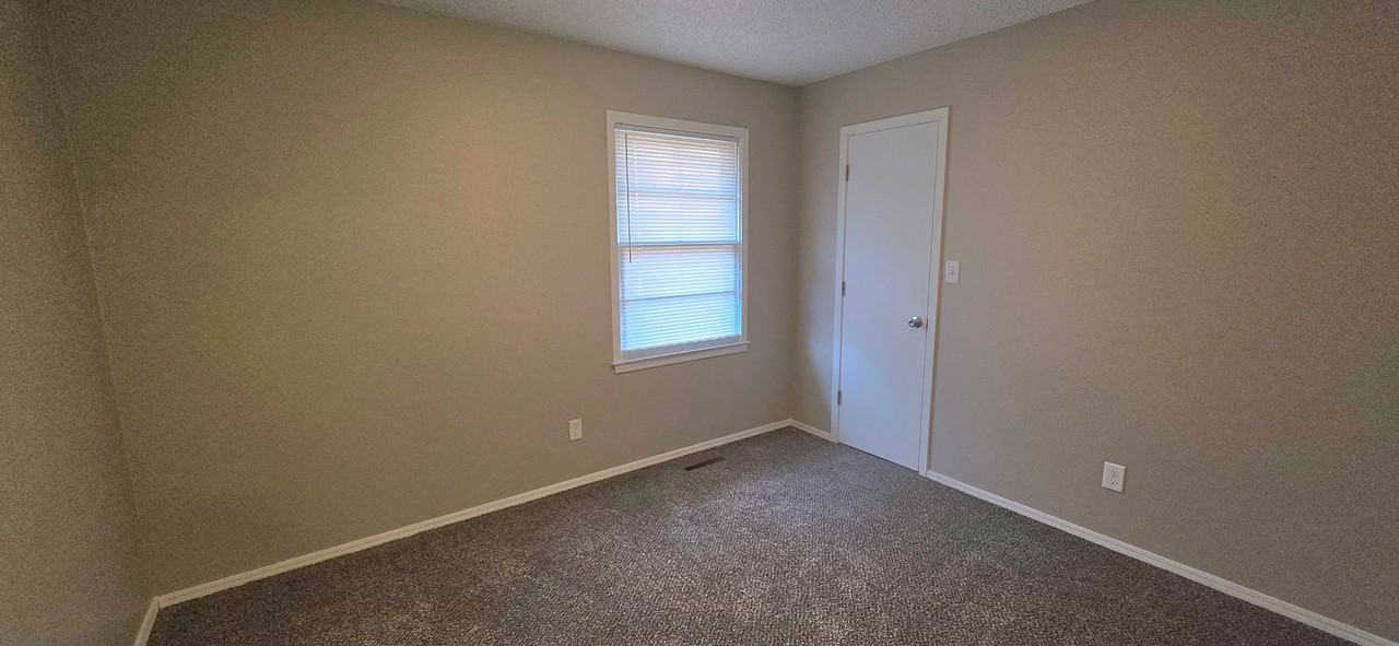 3606 S Walnut Hill Ave - Photo 5 of 13