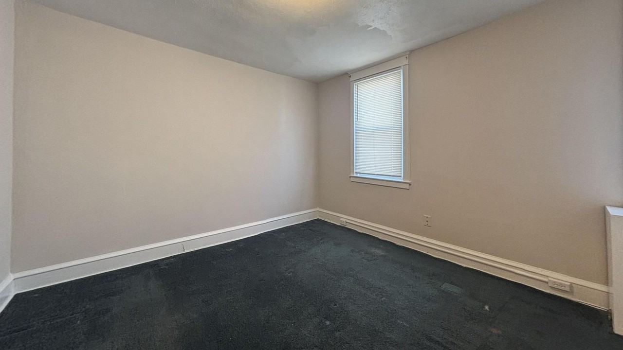 644 Littlecroft Rd - Photo 7 of 14