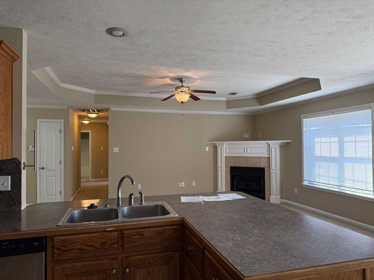 2413 Versailles Dr - Photo 5 of 18