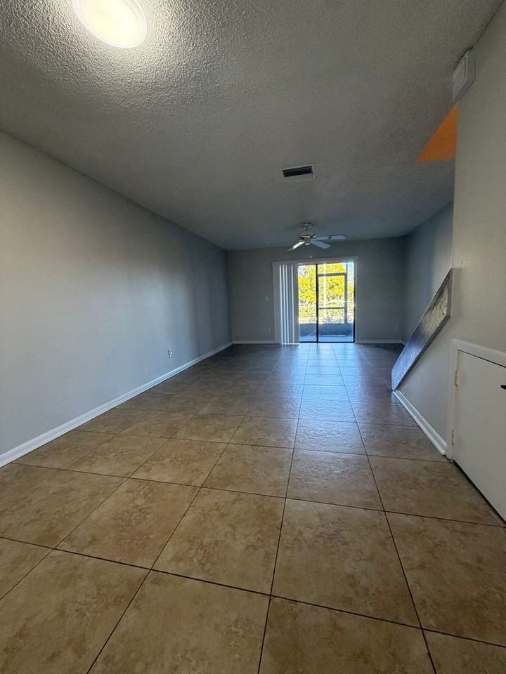 3583 Whispering Oaks Ln - Photo 4 of 15