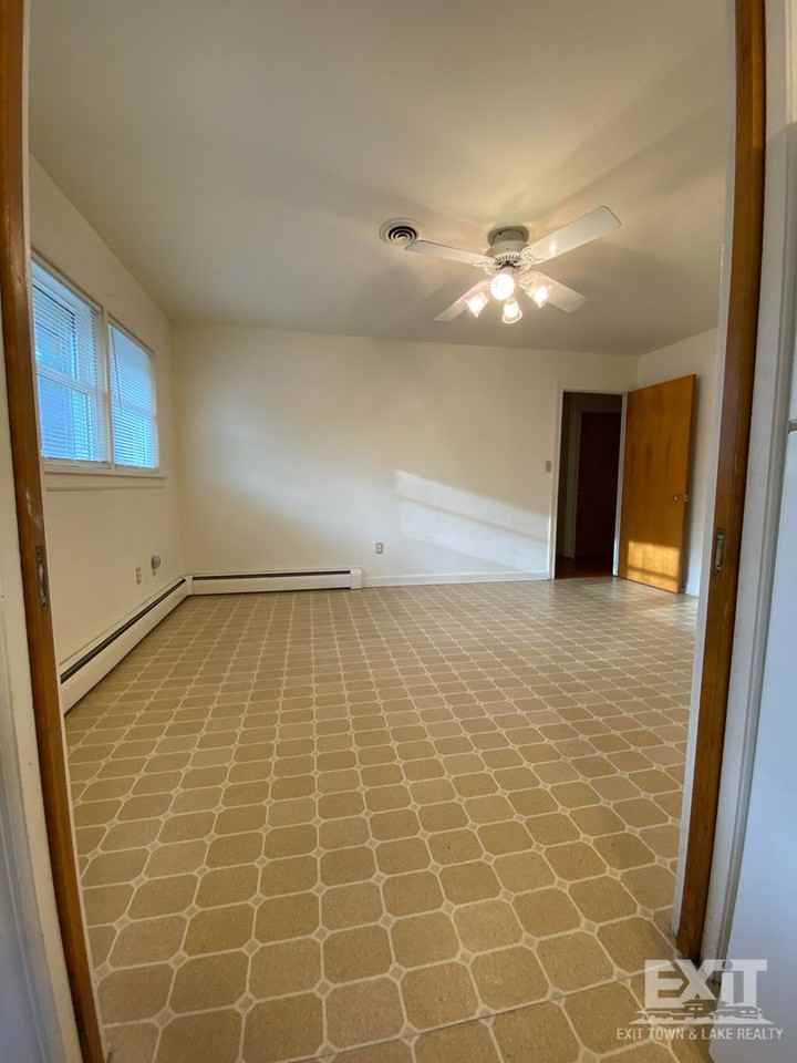 1949 Reedy Creek Rd - Photo 5 of 27