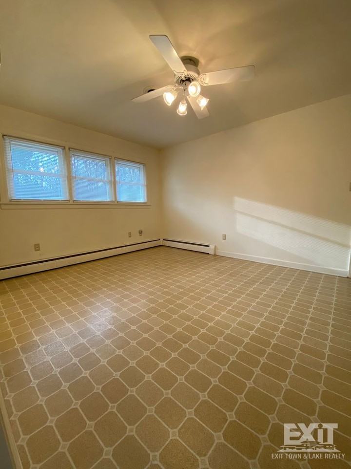 1949 Reedy Creek Rd - Photo 6 of 27