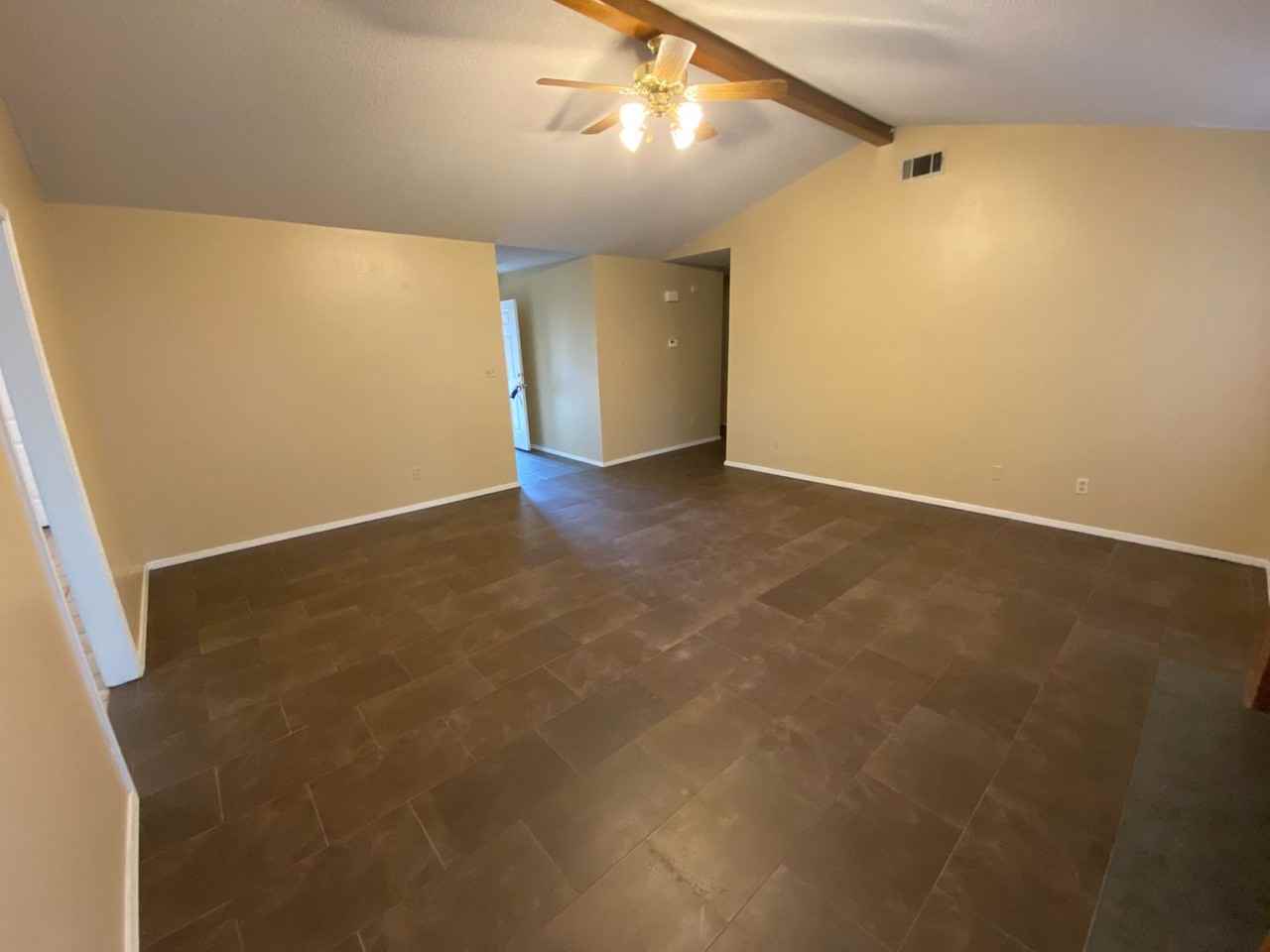 2106 Breckenridge Ter - Photo 3 of 14