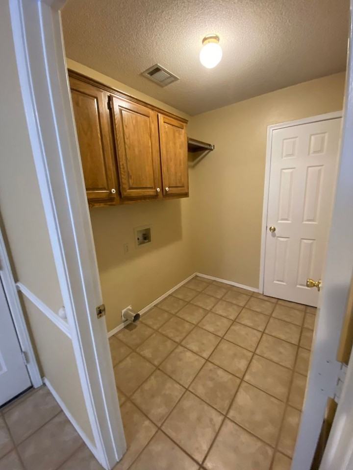 2106 Breckenridge Ter - Photo 6 of 14