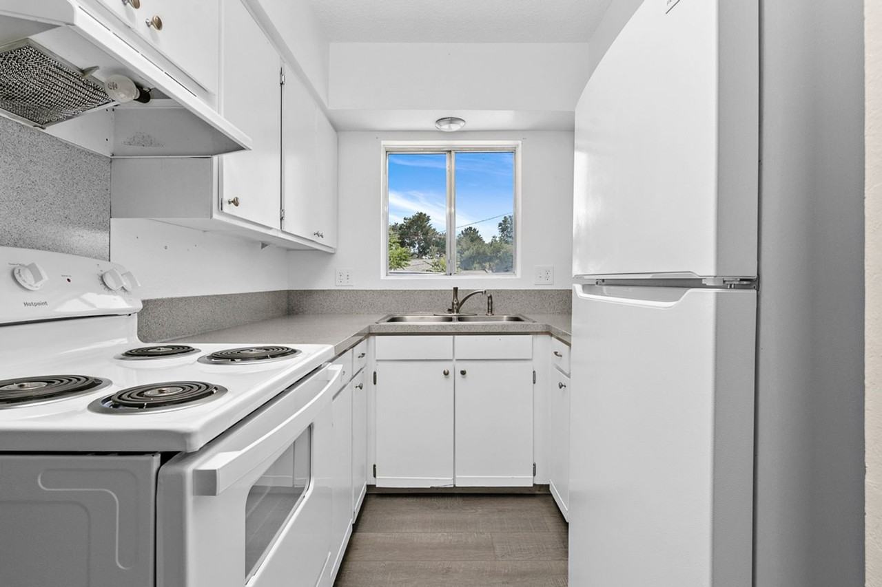 135 135 Davis Ave - 135 Davis - 2 #2 - Photo 7 of 9