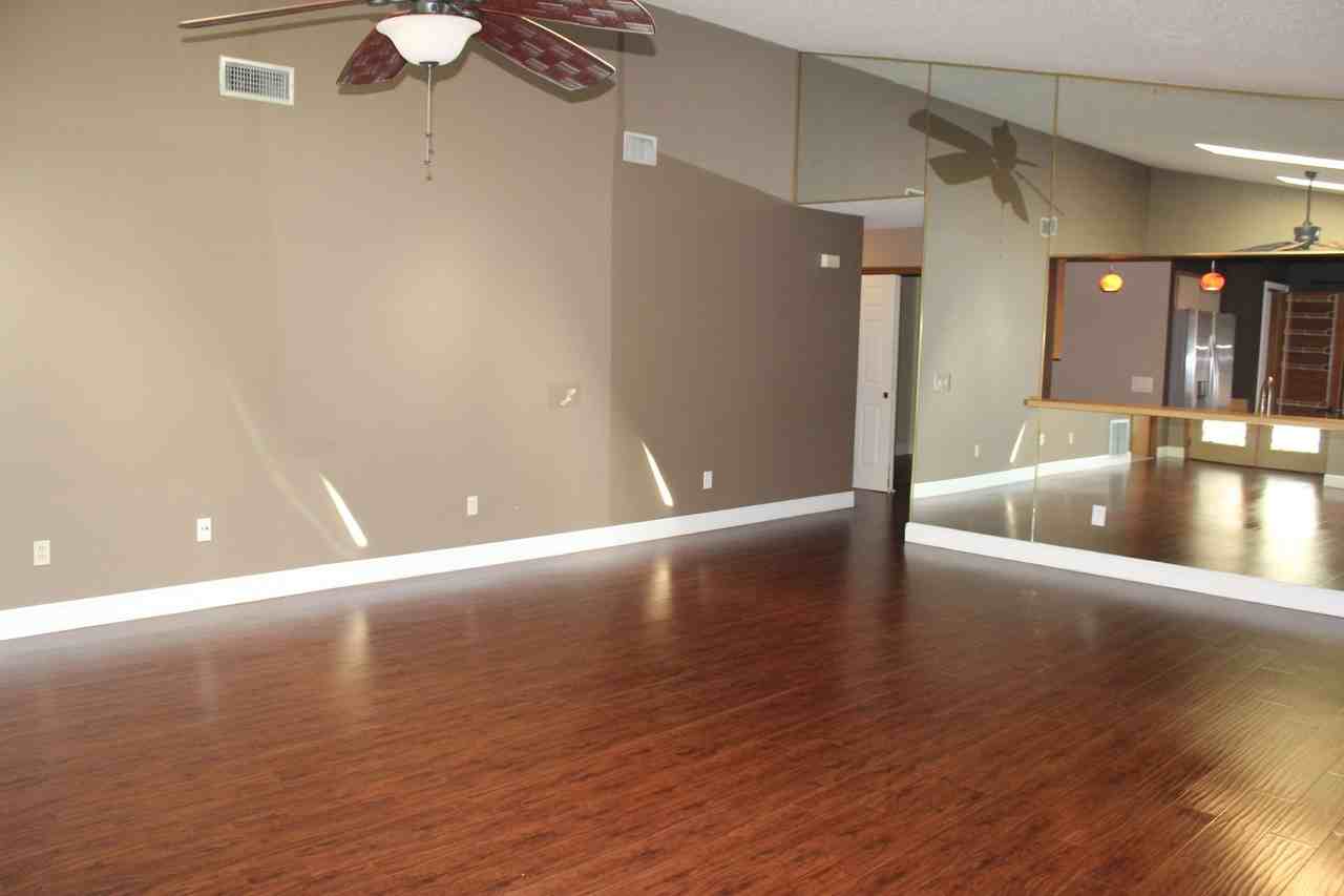 901 Fruitwood Pl - Photo 4 of 31