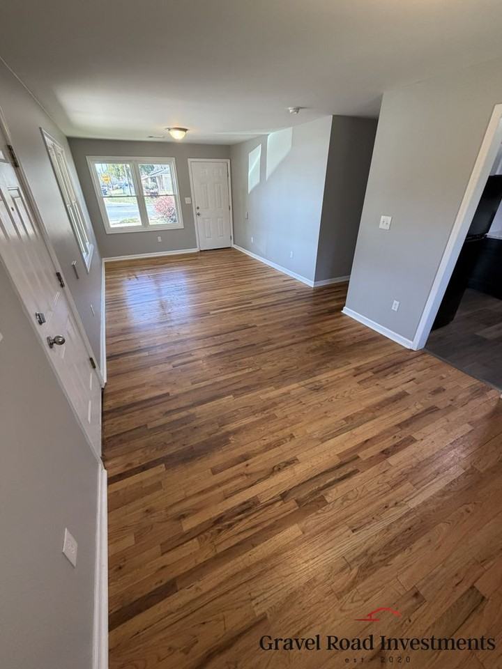 2103 Ml King Jr Blvd - Photo 3 of 20