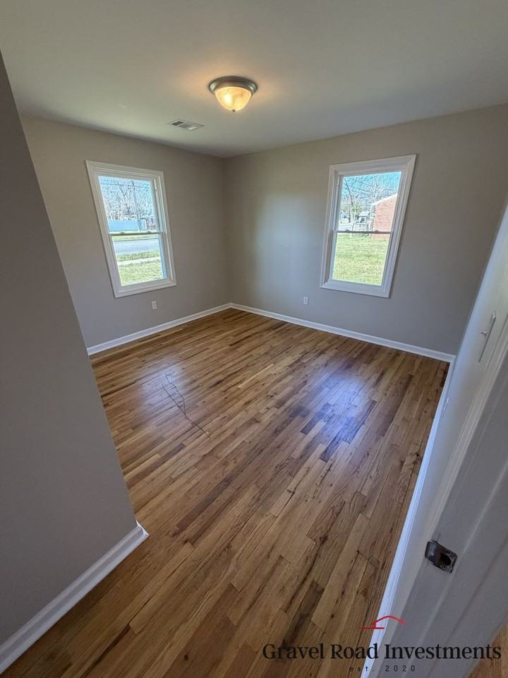 2103 Ml King Jr Blvd - Photo 5 of 20