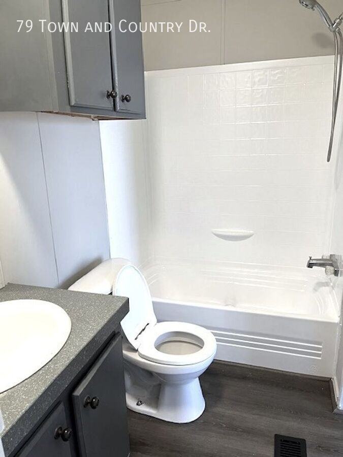 79 Town And Country Dr - Photo 2 of 4