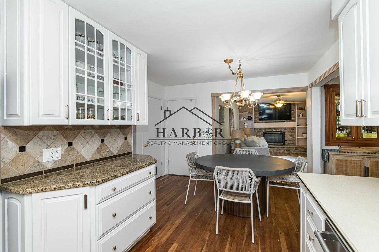 2418 5th Ave Nw - Photo 2 of 32