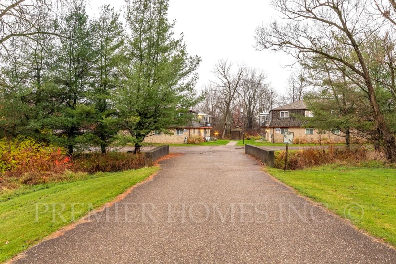 835 Constitution Ave - Photo 2 of 20