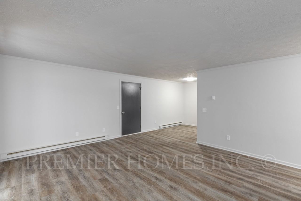 835 Constitution Ave - Photo 5 of 20