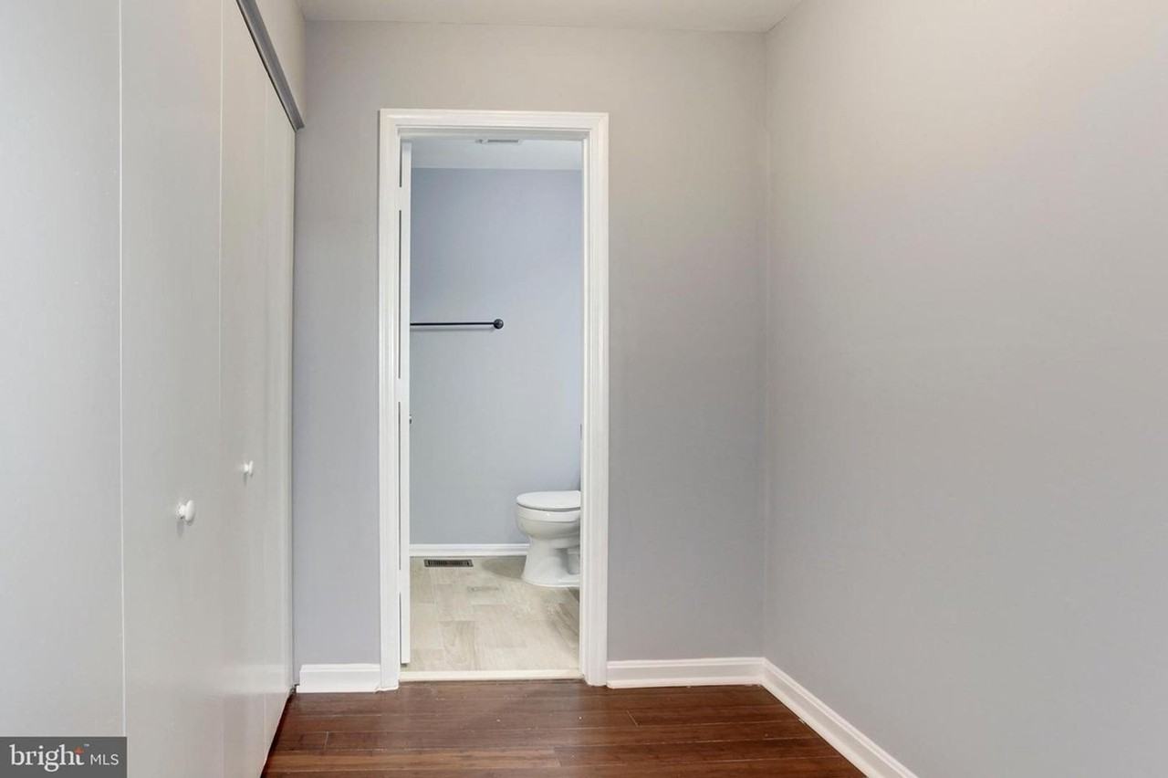 5755 Southern Ave - Photo 3 of 32