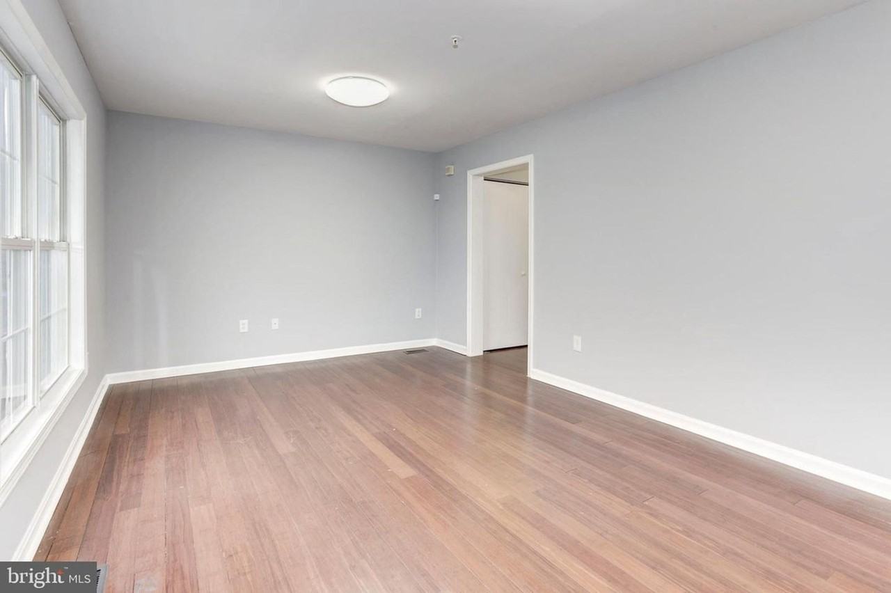 5755 Southern Ave - Photo 7 of 32