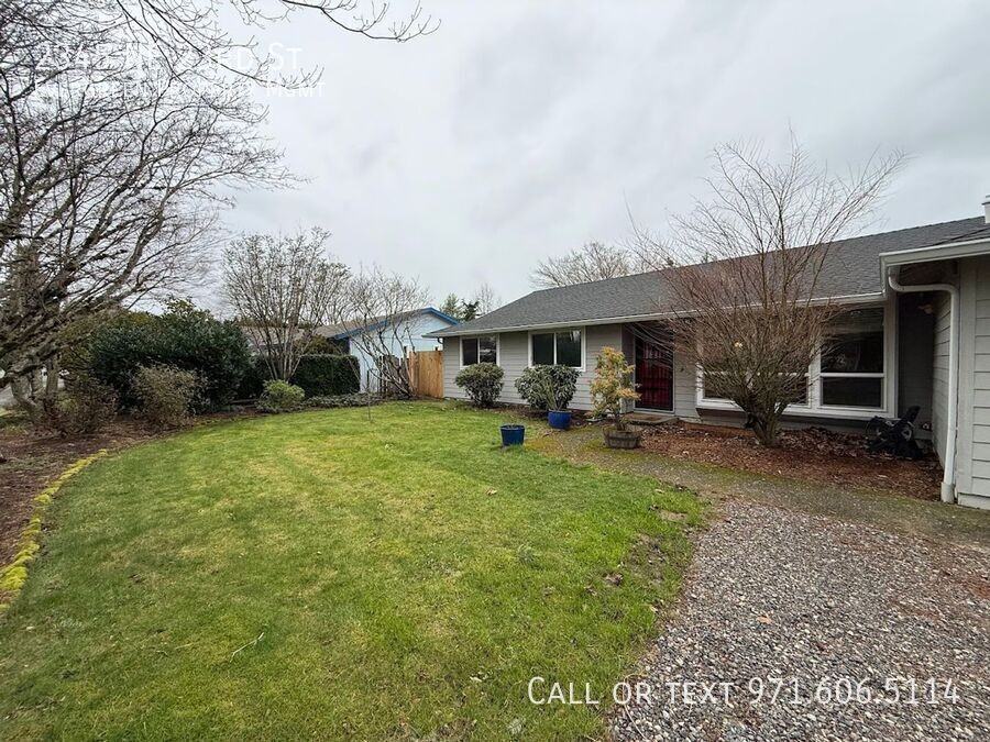 2345 Ne 23rd St - Photo 4 of 50