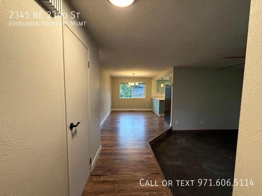 2345 Ne 23rd St - Photo 6 of 50