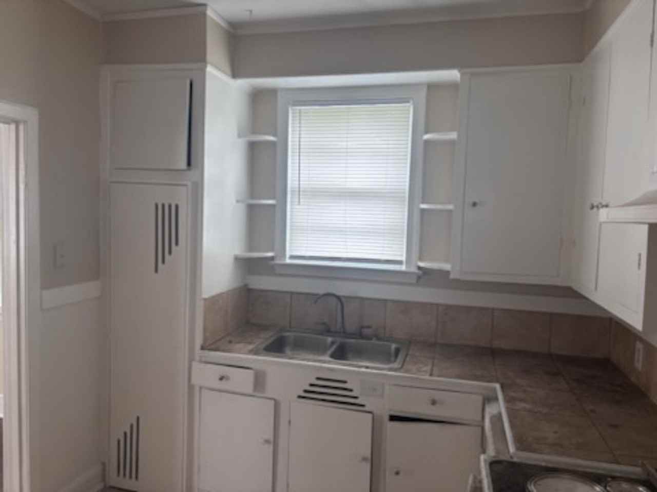 4052 N State St - Photo 4 of 13