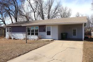 featured image of 821 Skyline Dr