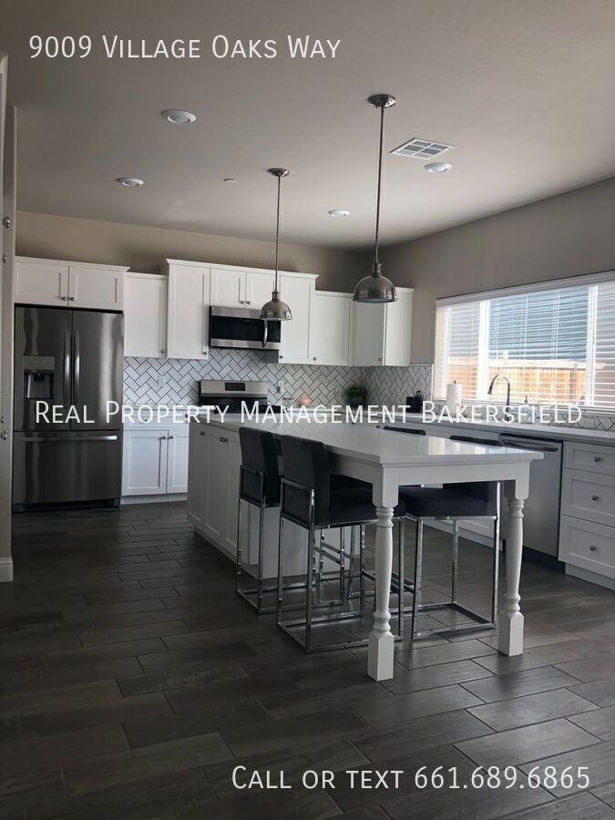 9009 Village Oaks Way - Photo 3 of 11