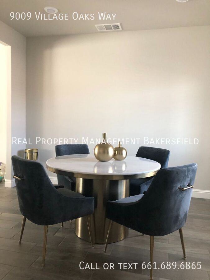 9009 Village Oaks Way - Photo 6 of 11