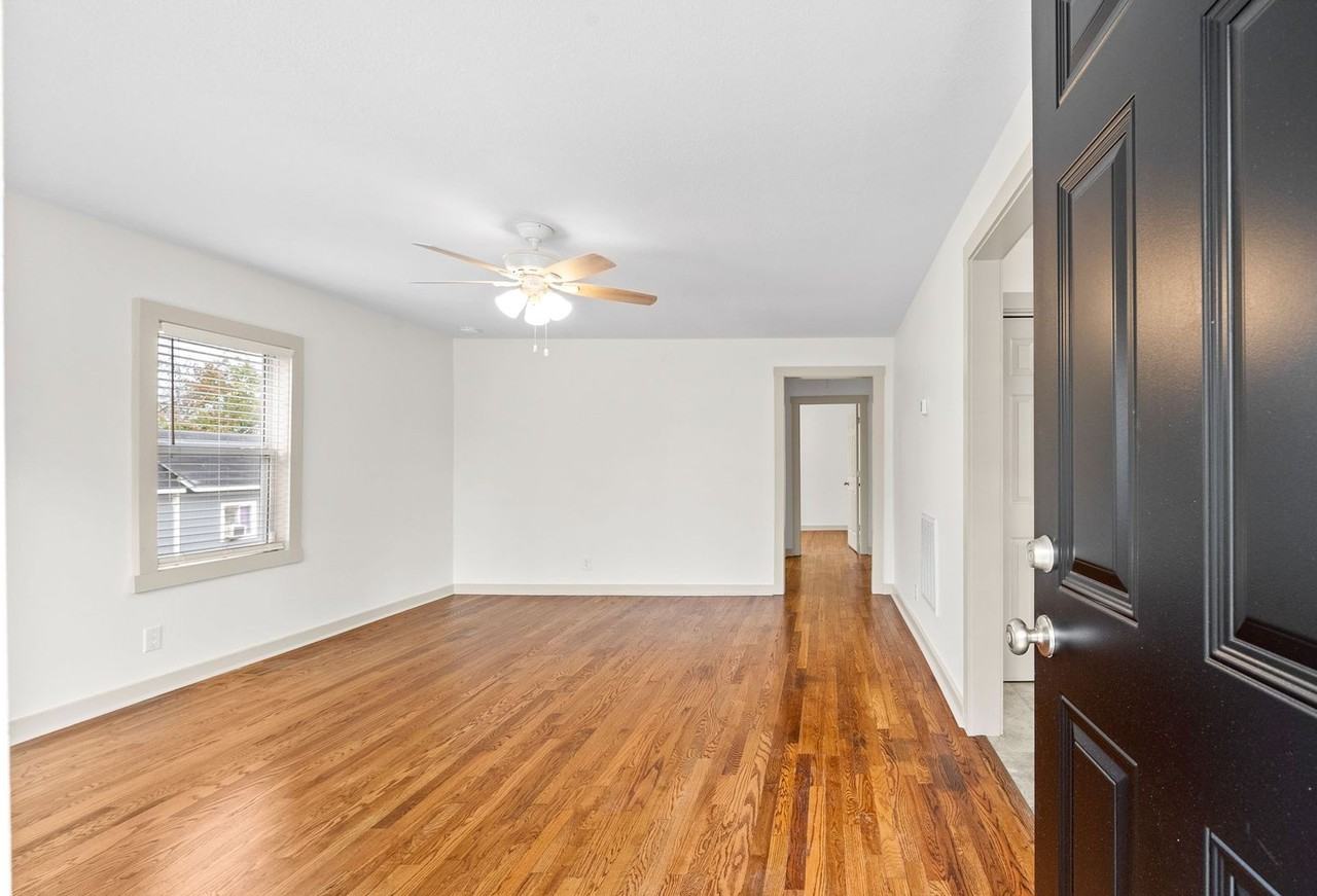 1275 Bagwell Dr - Photo 7 of 22