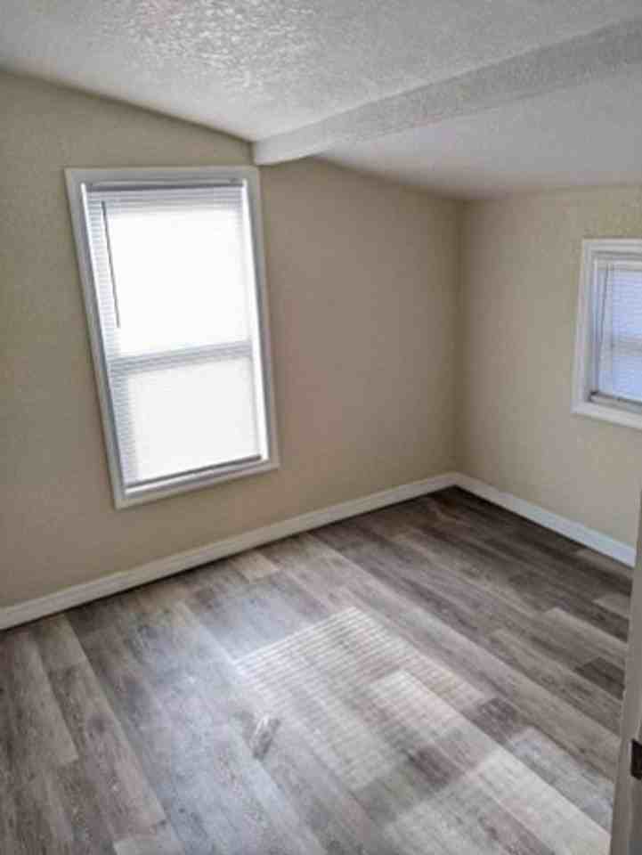 1204 21st St S - Photo 4 of 9