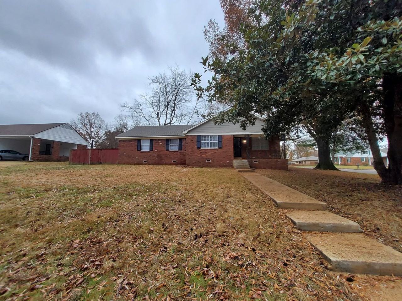 4559 Craigmont Dr - Photo 2 of 47