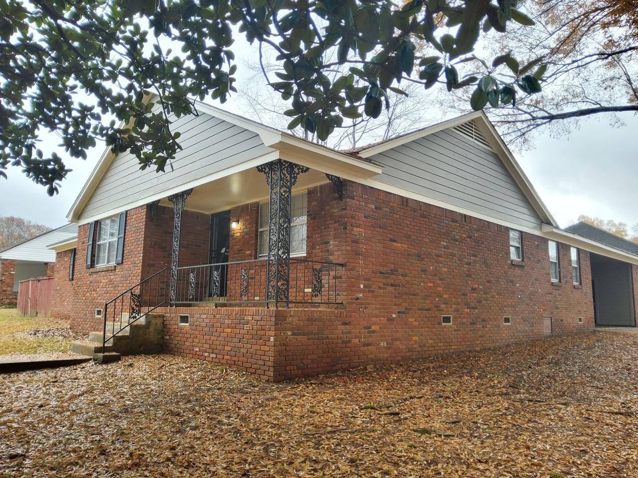 4559 Craigmont Dr - Photo 3 of 47