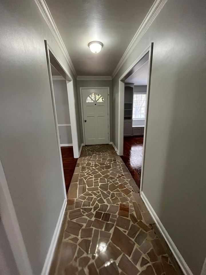 4559 Craigmont Dr - Photo 5 of 47