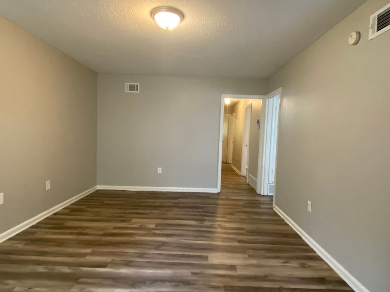 6421 Oak Park Dr - Photo 4 of 20