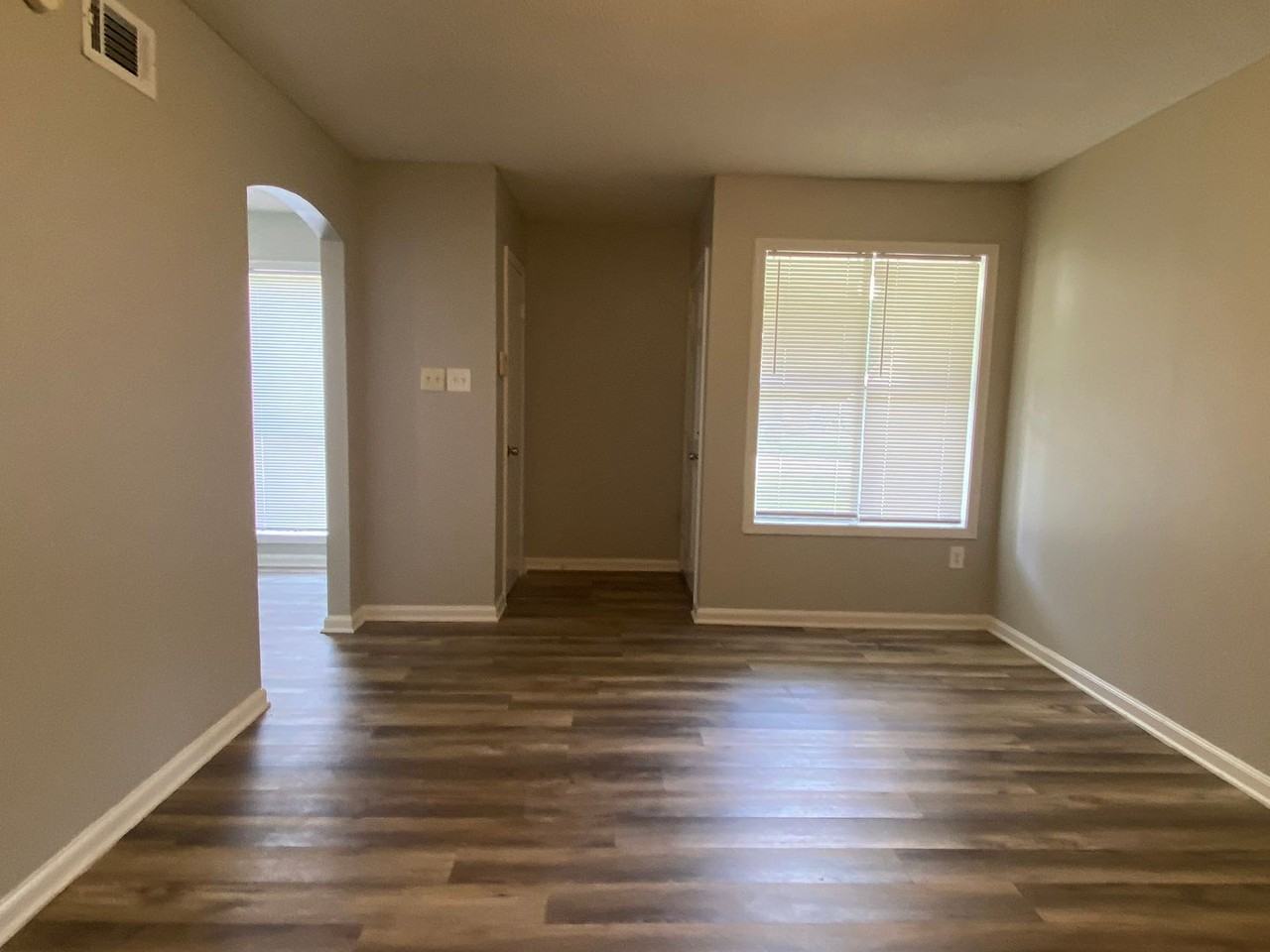 6421 Oak Park Dr - Photo 5 of 20