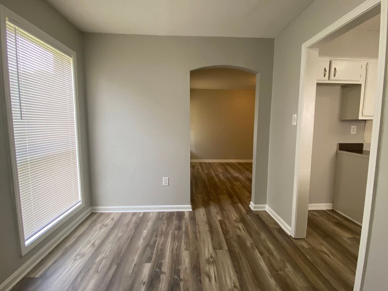 6421 Oak Park Dr - Photo 7 of 20