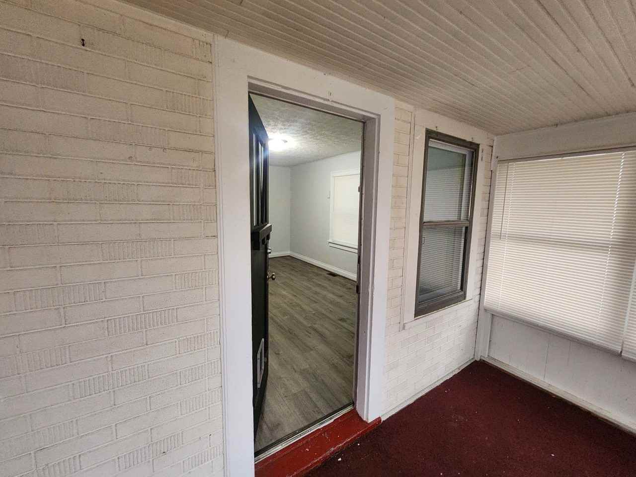 1490 Clara Ave - Photo 3 of 14