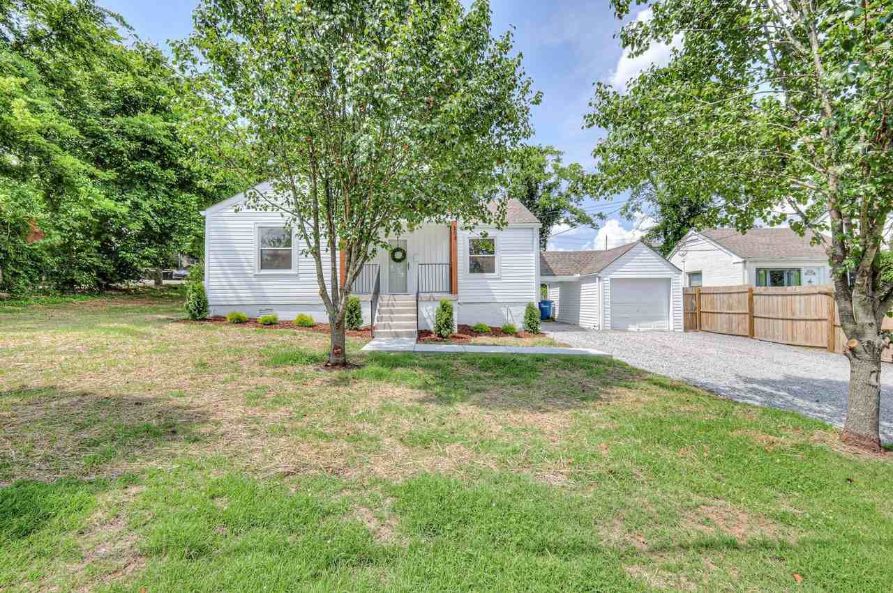 203 W Cedar St - Photo 5 of 36